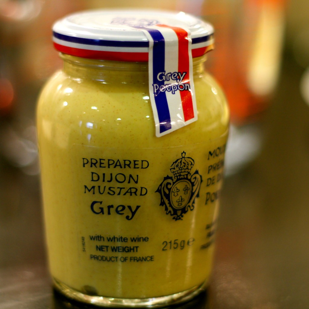 מה ההבדל בין חרדל דיז'ון וחרדל רגיל צהוב?