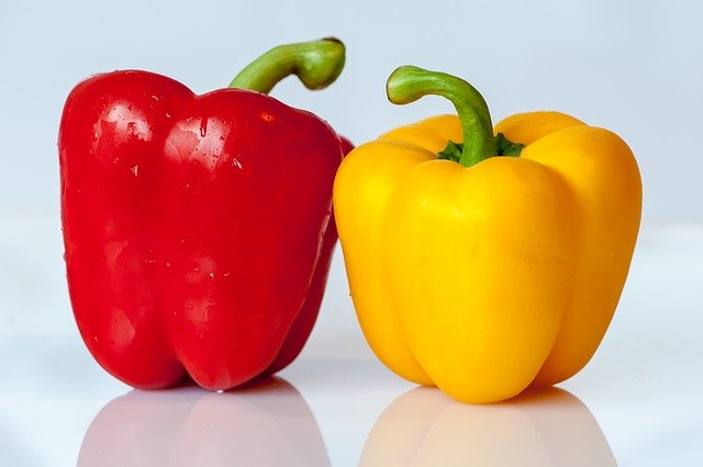 מה ההבדל בין פלפל אדום, צהוב וירוק?