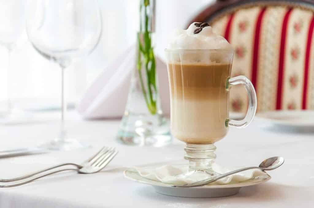 מה ההבדל בין קפה לאטה וקפוצ'ינו? ❤️ ☕